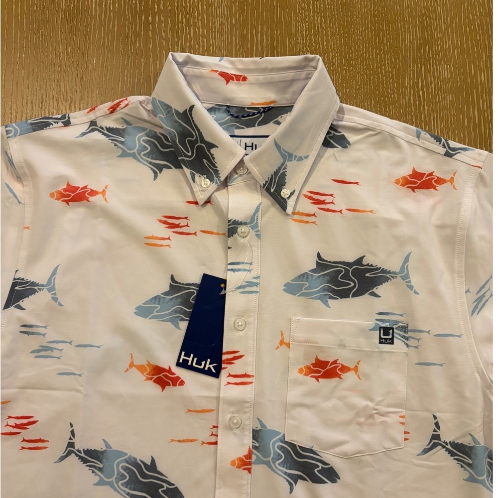 Huk Performance‎ Fishing Shirt Mens Medium Tuna Print Short Sleeve Button Up NWT